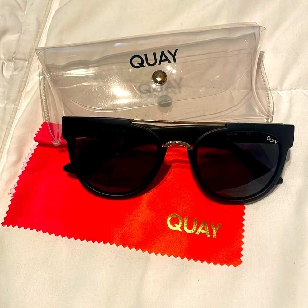 Quay Sun-Glasses